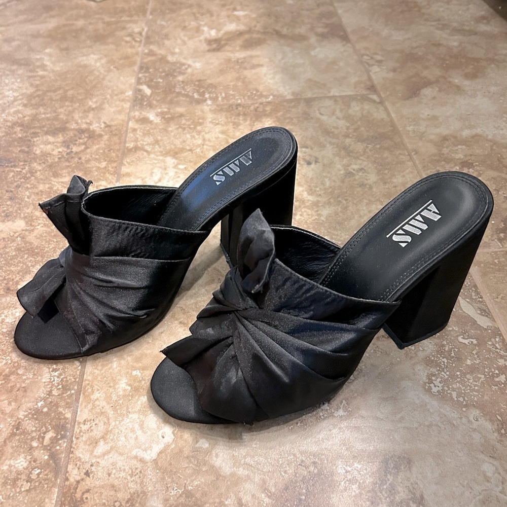 AMS Block Heel